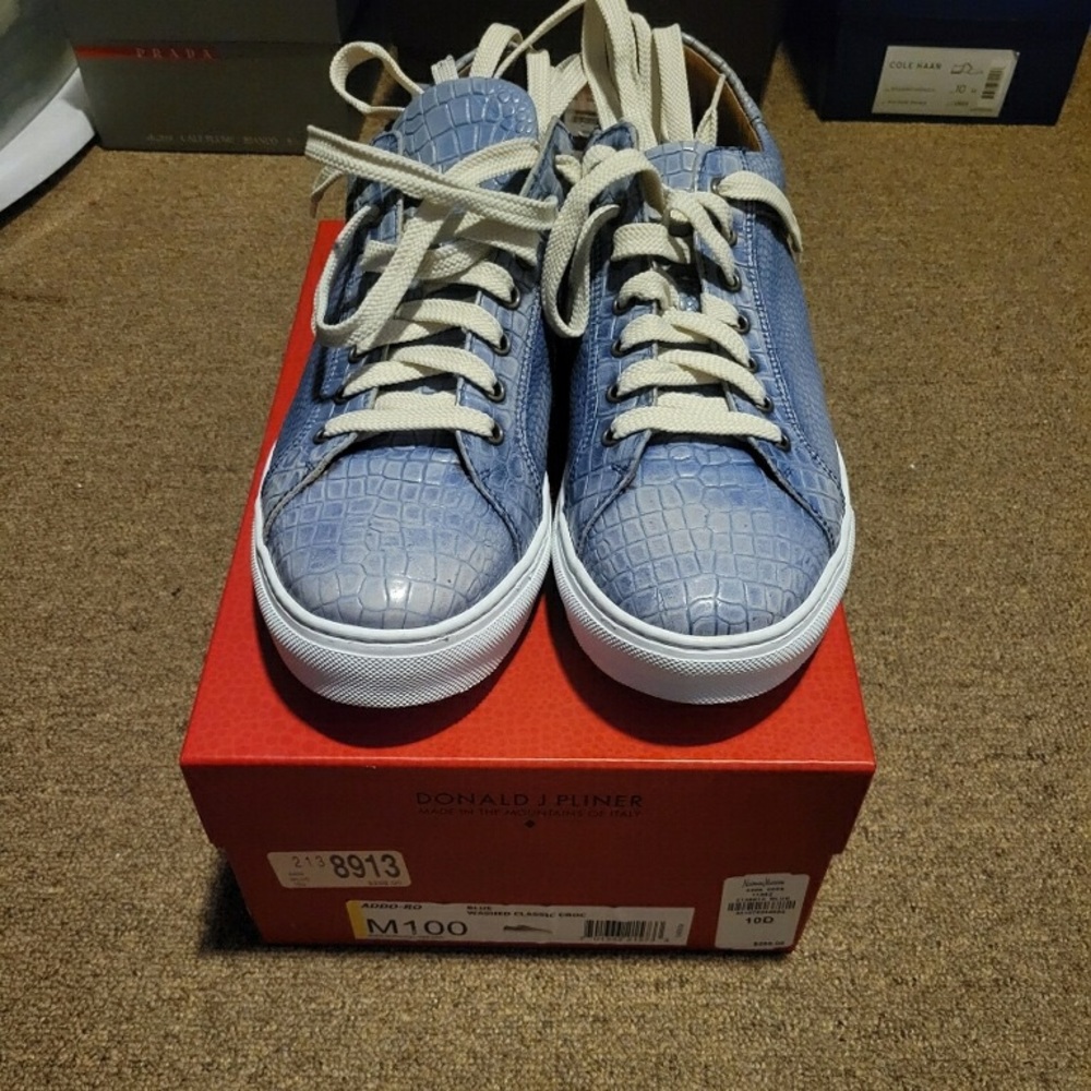 Donald J Pliner Men’s Sneaker